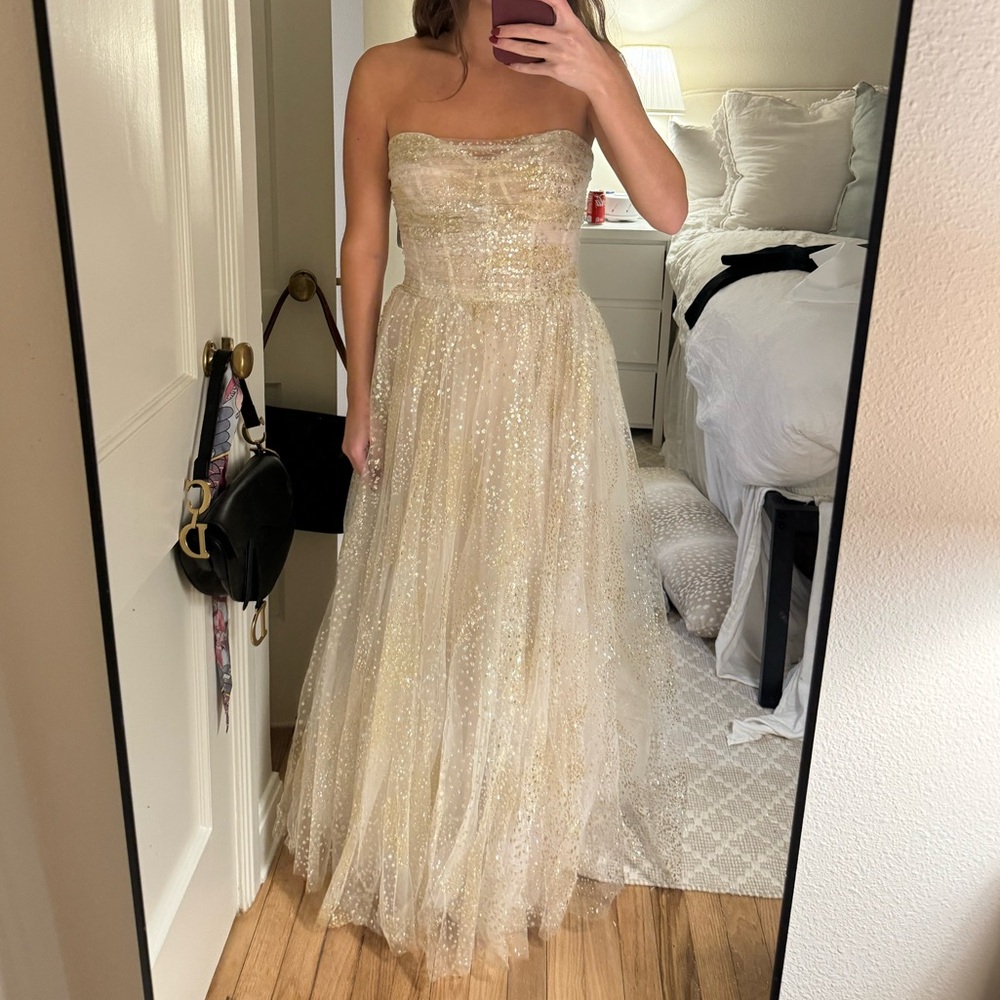 Monique Lhuillier Gold Glitter Tulle Ballgown